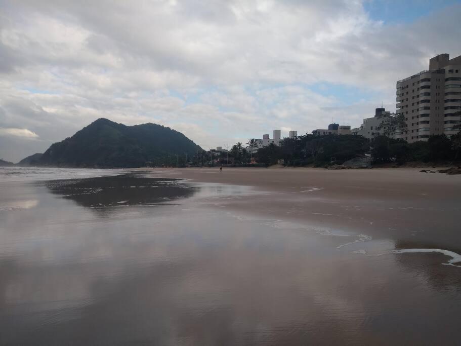 Apto Praia Do Tombo Guaruja Luaran gambar